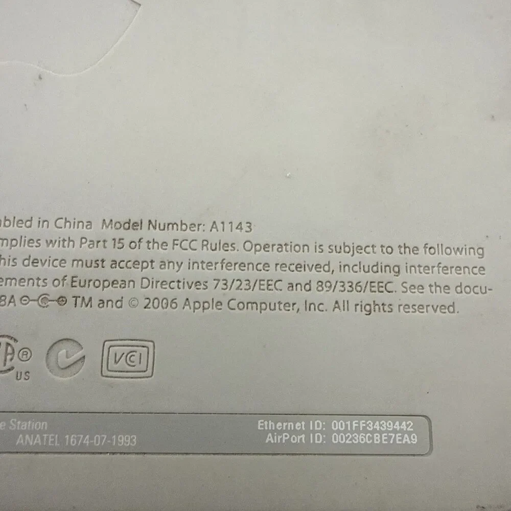 Apple AirPort Extreme Base Station A1143 802.11n Dual-Band Wi-Fi Router
